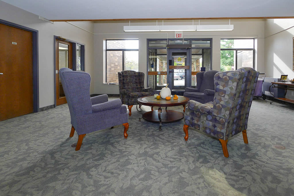 Apartments for Rent in Mahtomedi, MN East Shore Place